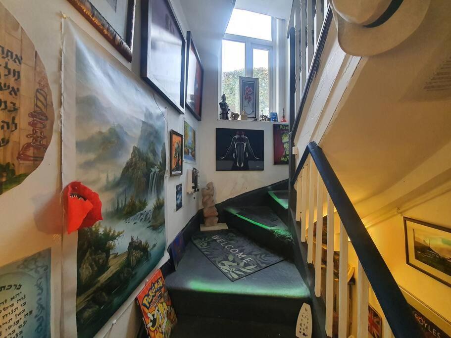 Cyber-Art Studio In Camden Лондон Экстерьер фото