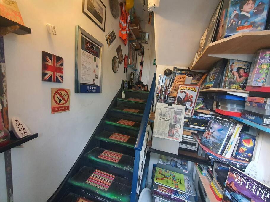 Cyber-Art Studio In Camden Лондон Экстерьер фото