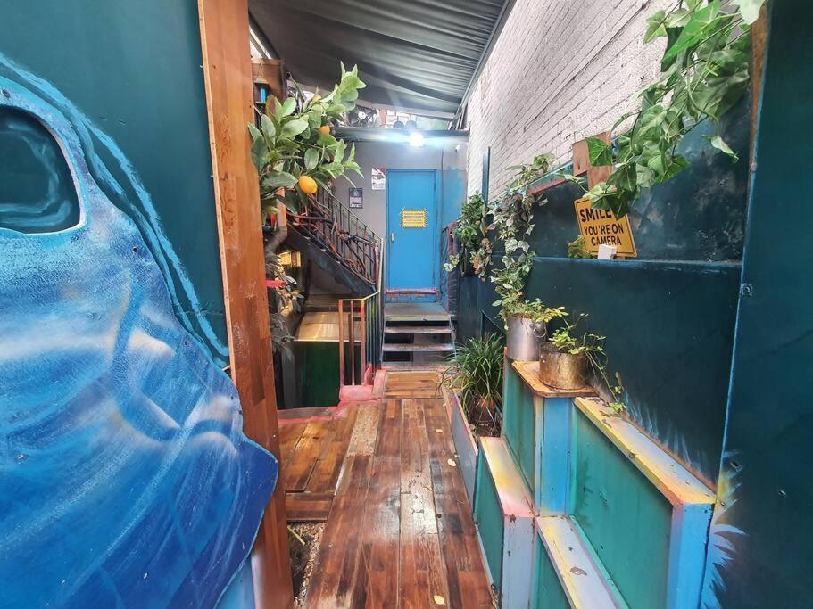 Cyber-Art Studio In Camden Лондон Экстерьер фото