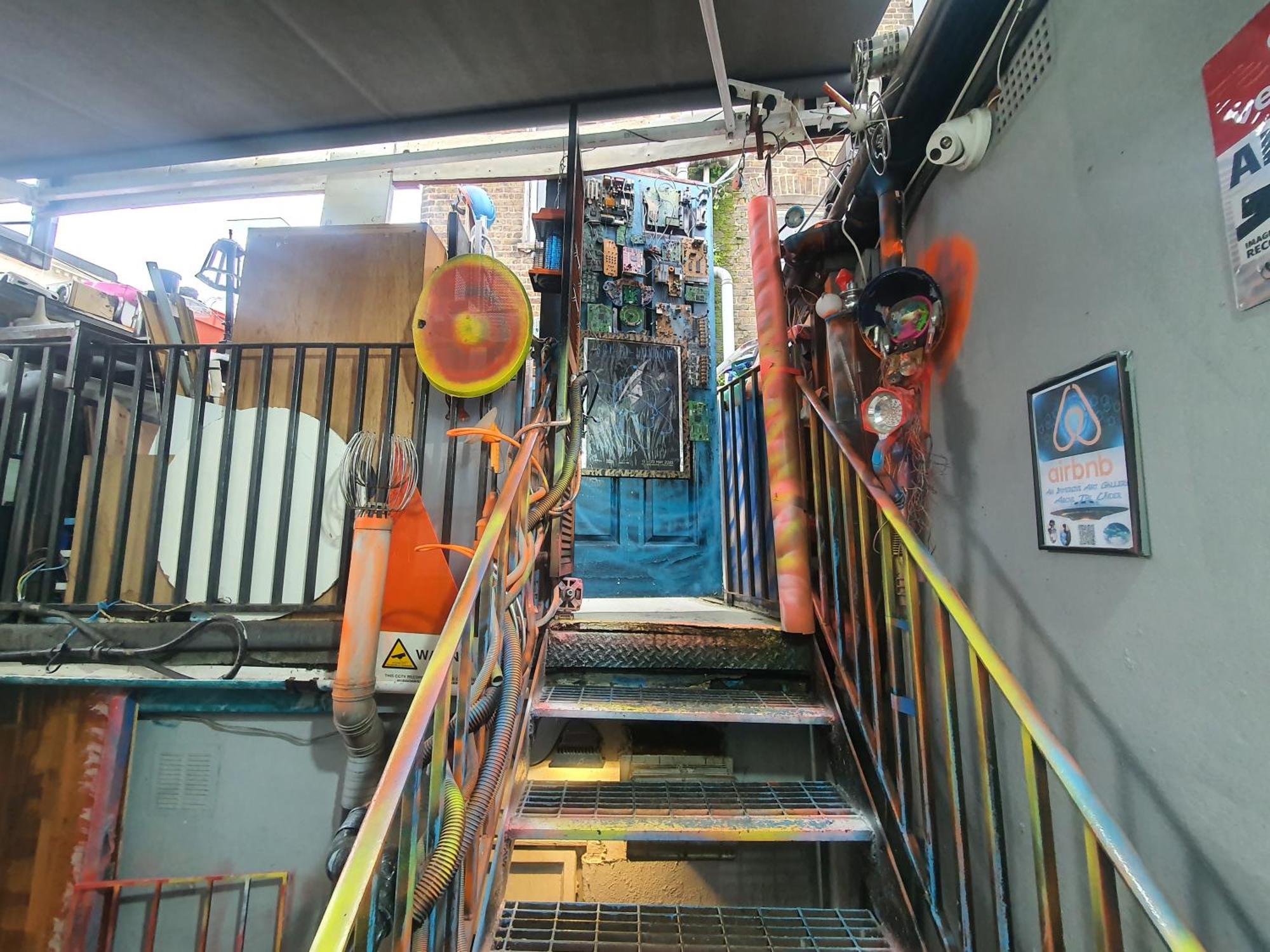 Cyber-Art Studio In Camden Лондон Экстерьер фото